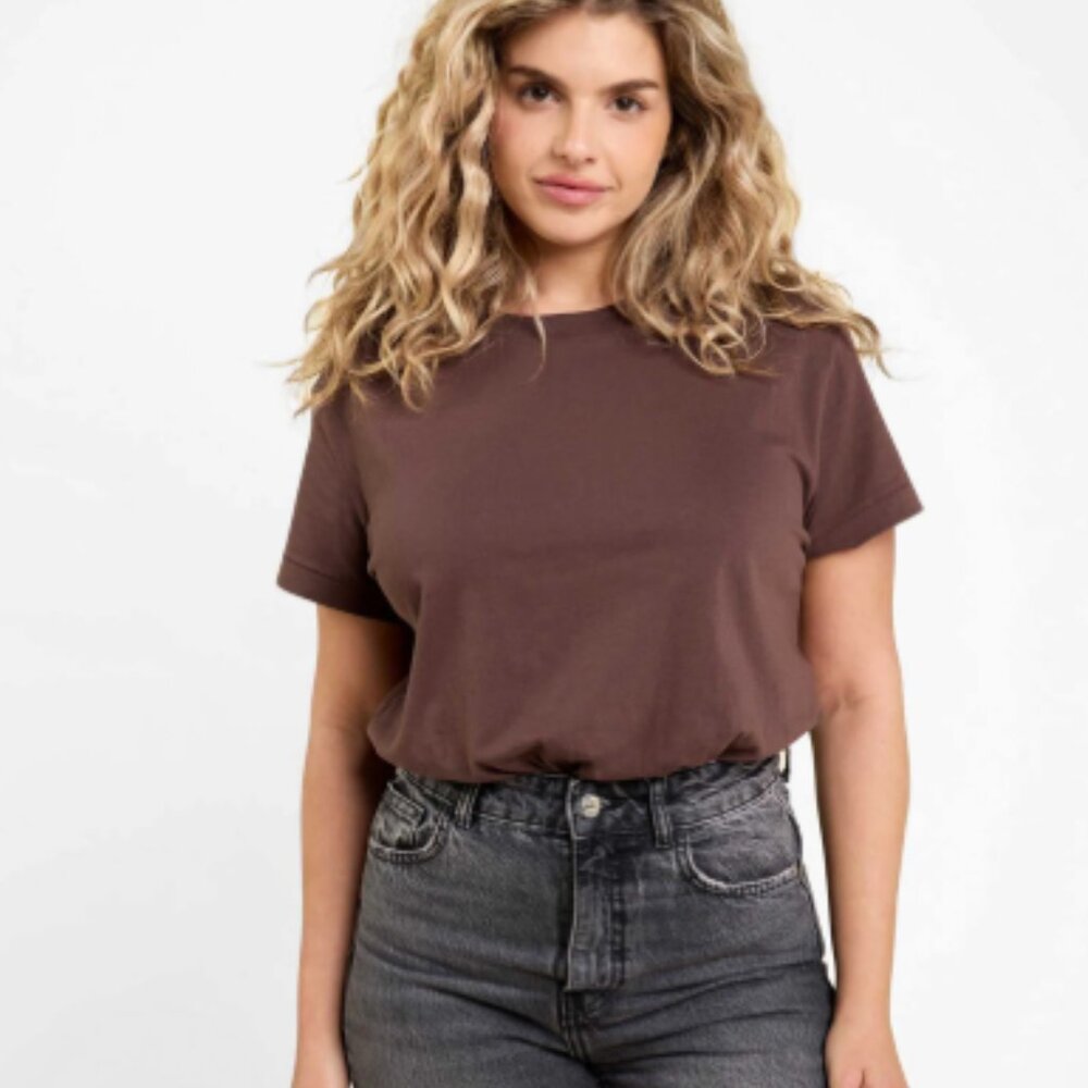 nuuds Everyday Tee Shirt Body Suit sz Large in color Coffee